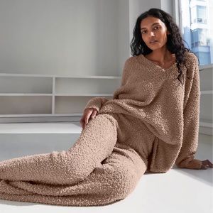 NWT Aritzia The Group by Babaton Retreat Pant